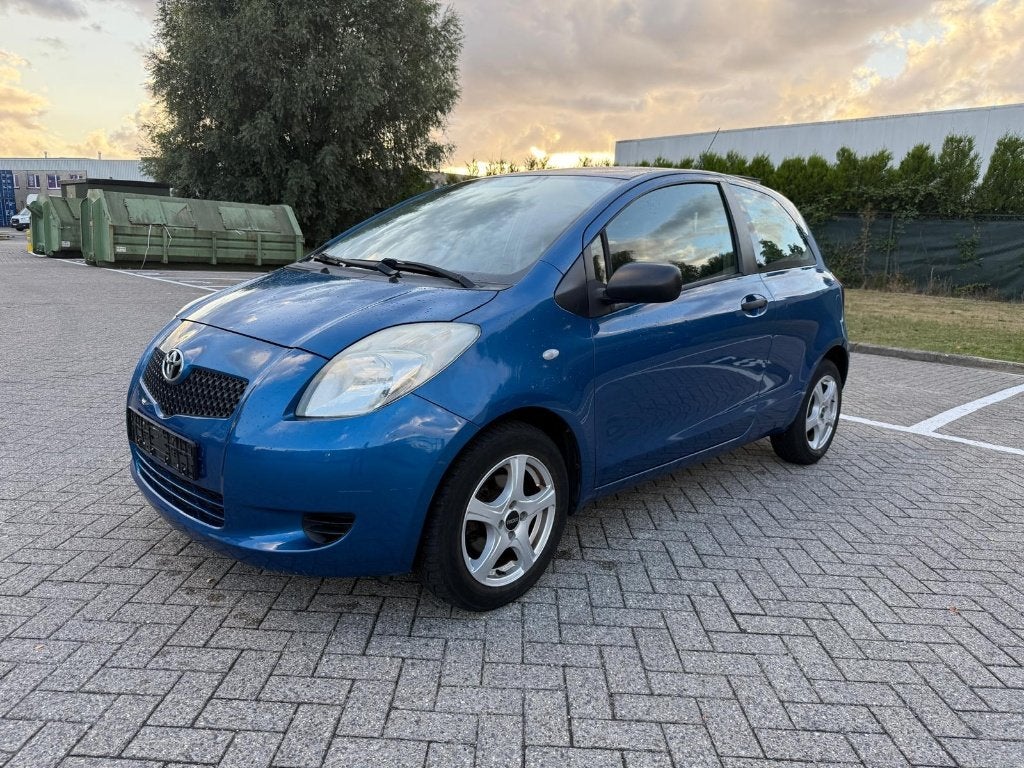 Toyota Yaris 1.3 essence année 2007 130000 km bon état, Autos, Toyota, Achat, Entreprise, Noir, 62 kW