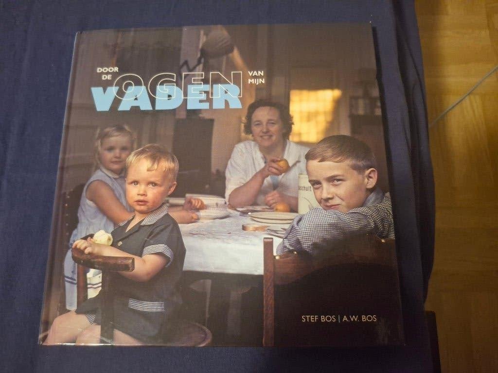 Boek + CD (gesigneerd) Stef Bos Door de ogen van mijn vader, Cd's en Dvd's, Cd's | Nederlandstalig, Ophalen of Verzenden, Zo goed als nieuw