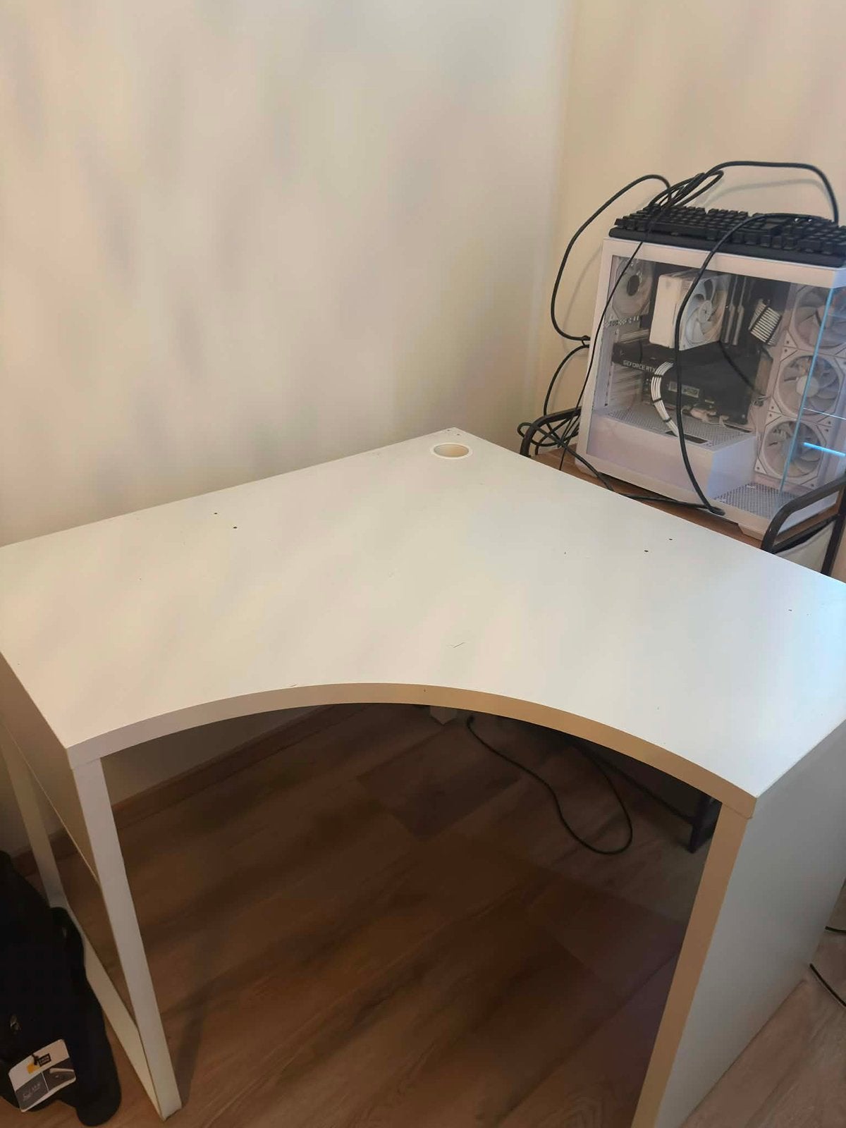 Hoekbureau Micke zonder bovenkant, Huis en Inrichting, Ophalen, Gebruikt, Kabelgoot, Hoekbureau