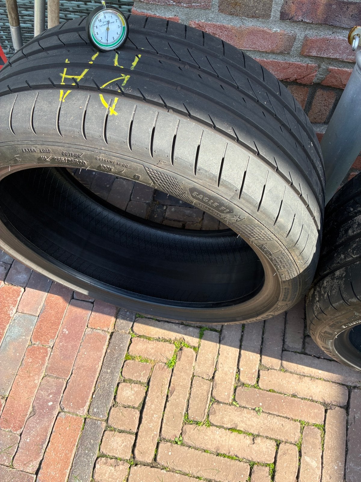 ‼️ 255 35 r20 Goodyear f1  6mm profiel BMWi4  2 stuks ‼️, Auto-onderdelen, Gebruikt, 255 mm, Ophalen of Verzenden, Band(en)