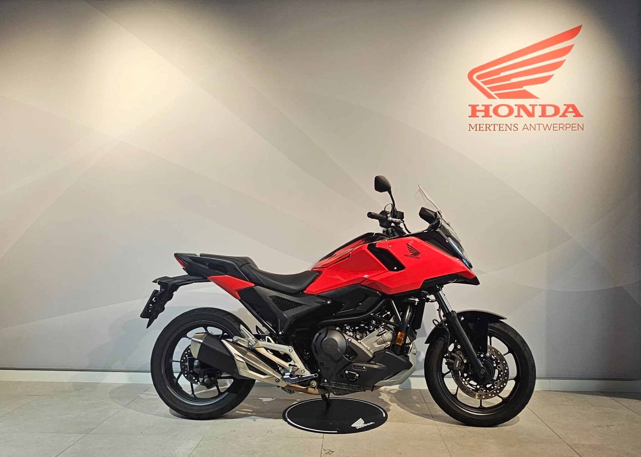 Honda NC750X (bj 2025), Motoren, 750 cc, Overig, Automaat, Gebruikt