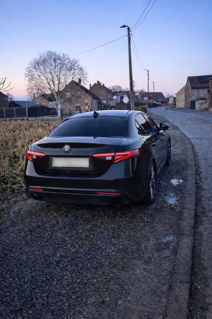 Alfa romeo giulia 2.2 diesel - 2017- 118667 km, Ophalen, Banden en Velgen, Nieuw, 17 inch