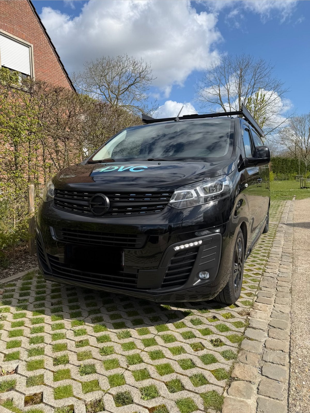 Opel Vivaro, Auto's, Bestelwagens en Lichte vracht, Particulier, Lederen bekleding, Opel, Diesel, Handgeschakeld, Zwart, Zwart