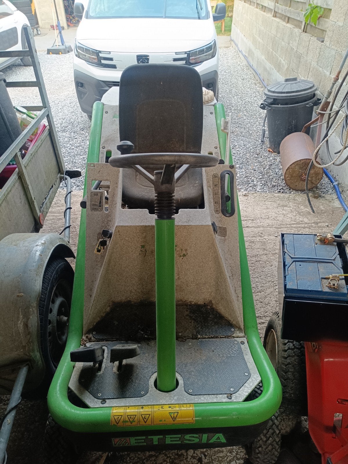 tracteur tondeuse etesia mhhe hydro, Enlèvement, Utilisé