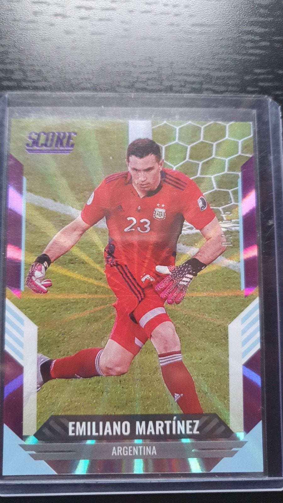 Emiliano Martinez numéroté PARALLEL/15 Panini rare*, Enlèvement ou Envoi, Neuf, Image