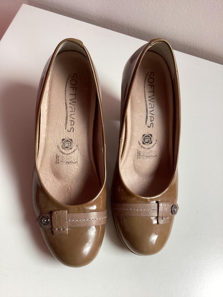 Schoenen Softwaves 36, Bruin, Ophalen of Verzenden, Zo goed als nieuw, Schoenen met hoge hakken