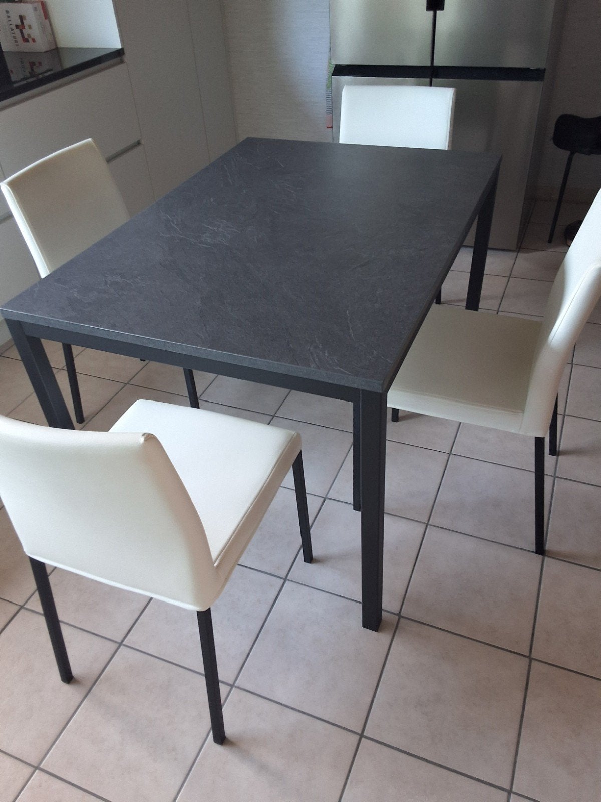 keukentafel + 4 stoelen 1,20m. x 0,85m., Enlèvement, Comme neuf