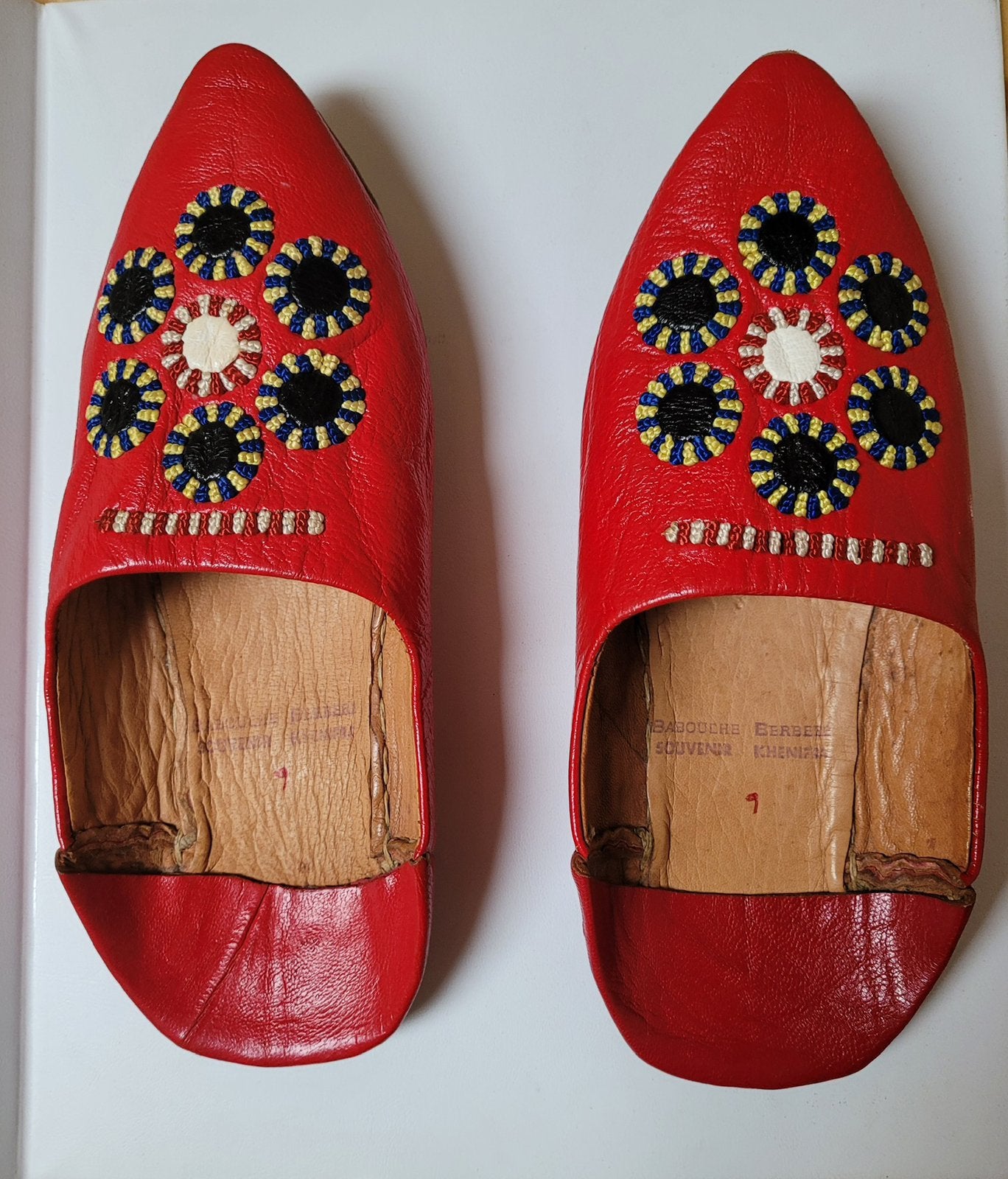 Babouche berbère cuir véritable faite à la main 38 neuve, Enlèvement, Comme neuf