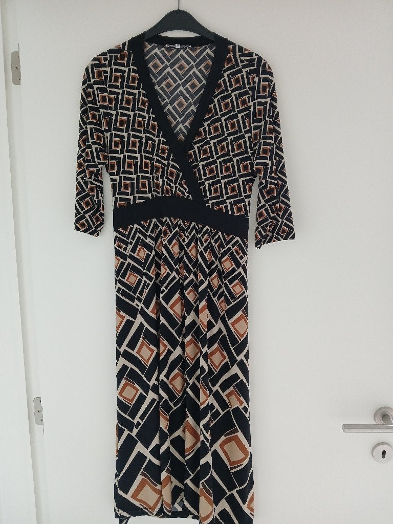 Belle robe Lola & Liza, taille 44, Vêtements | Femmes, Taille 42/44 (L), Enlèvement ou Envoi, Lola & Liza, Autres couleurs