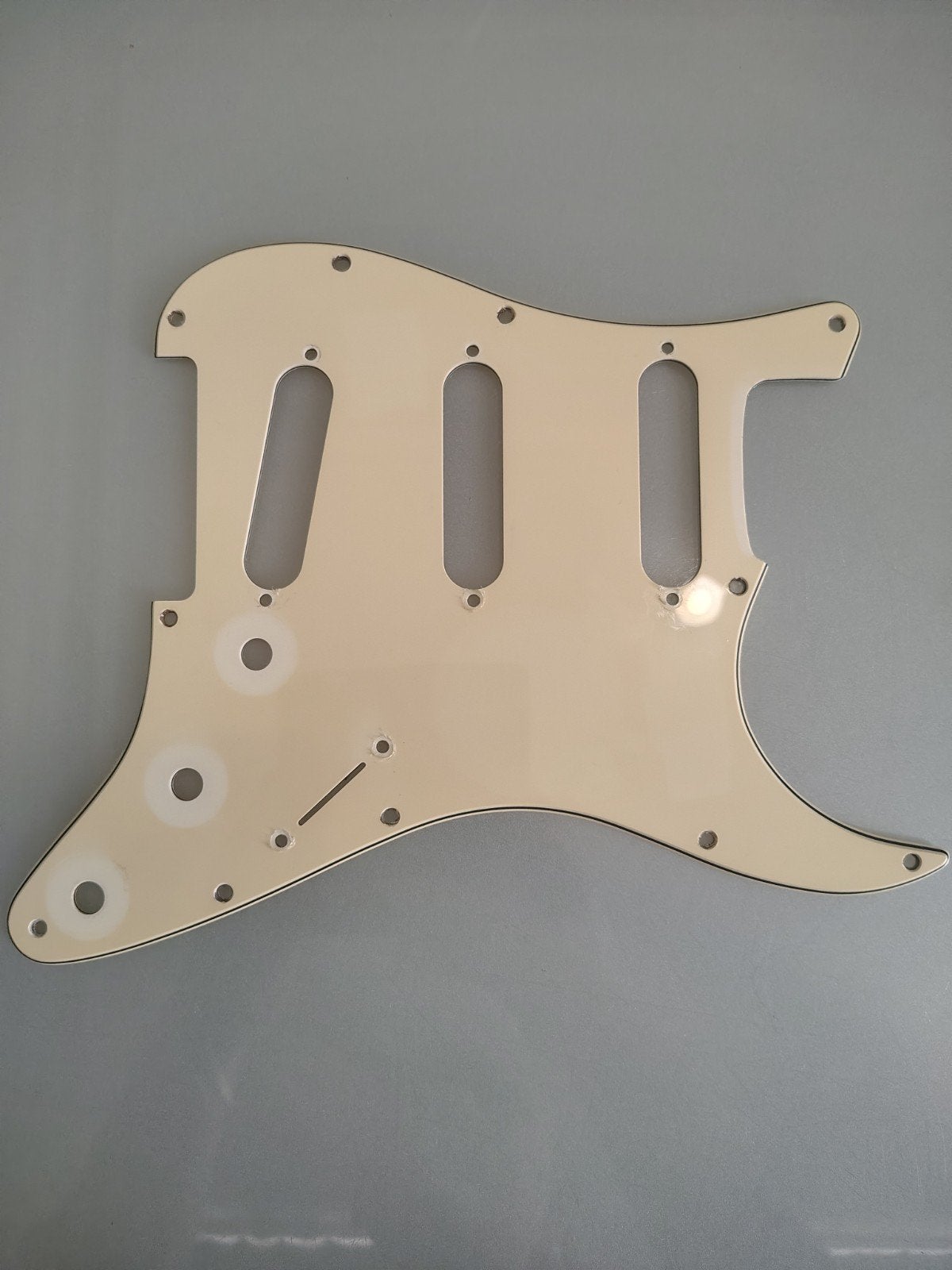 Pickguard Fender, Ophalen