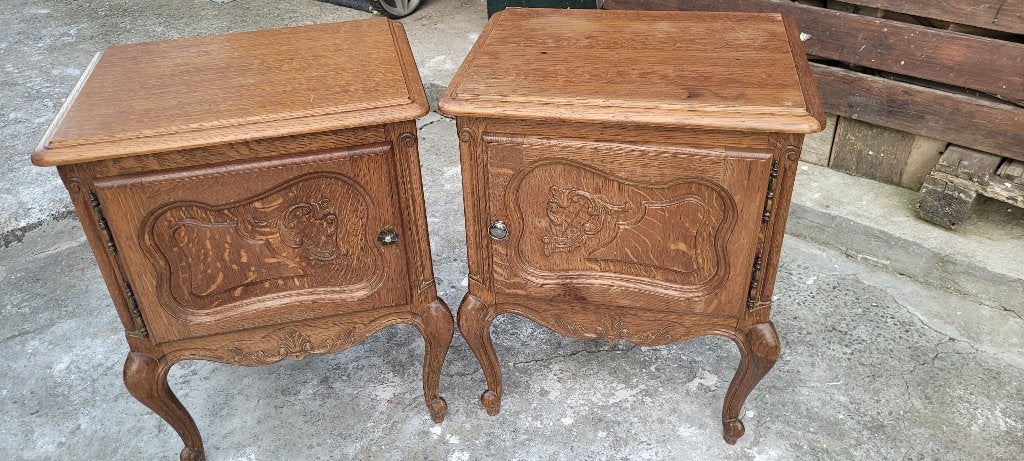 Paar vintage nachtkastjes in L XV-stijl in massief eikenhout, Antiek en Kunst, Antiek | Meubels | Kasten, Ophalen