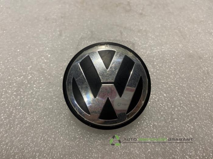 Enjoliveur moyeu d'un Volkswagen Golf, Autos : Pièces & Accessoires, Neuf, Volkswagen, -, 3 mois de garantie