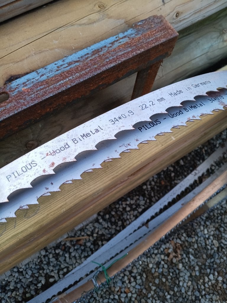 LAMES DE SCIE À RUBAN - MACHINES À SCIER POUR TRONCS, Enlèvement