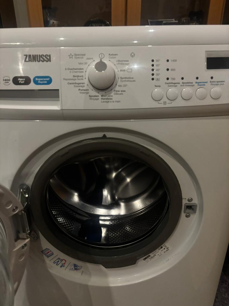 Zanussi wasmachine 6kg 1400 toeren – werkt perfect, Elektronische apparatuur, Wasmachines, 6 tot 8 kg, Ophalen, Zo goed als nieuw