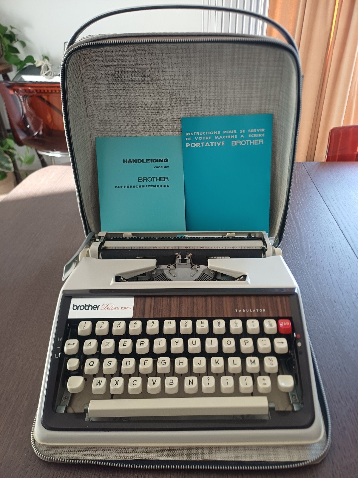 Machine à écrire, Enlèvement, Utilisé