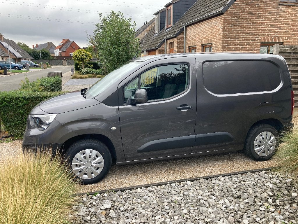 Opel combo cargo, Autos, Euro 6, 3 places, Boîte manuelle, Entretenue par le concessionnaire