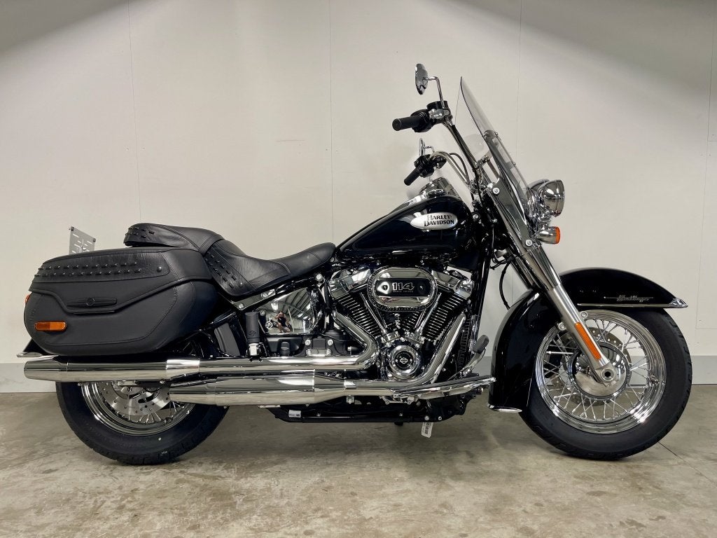 Harley-Davidson SOFTAIL FLHCS HERITAGE CLASSIC " STOCK DEAL, Harley-Davidson, Customerservices@harley‑davidson.com, 3700 West Juneau Avenue
WI 53208  Milwaukee, US