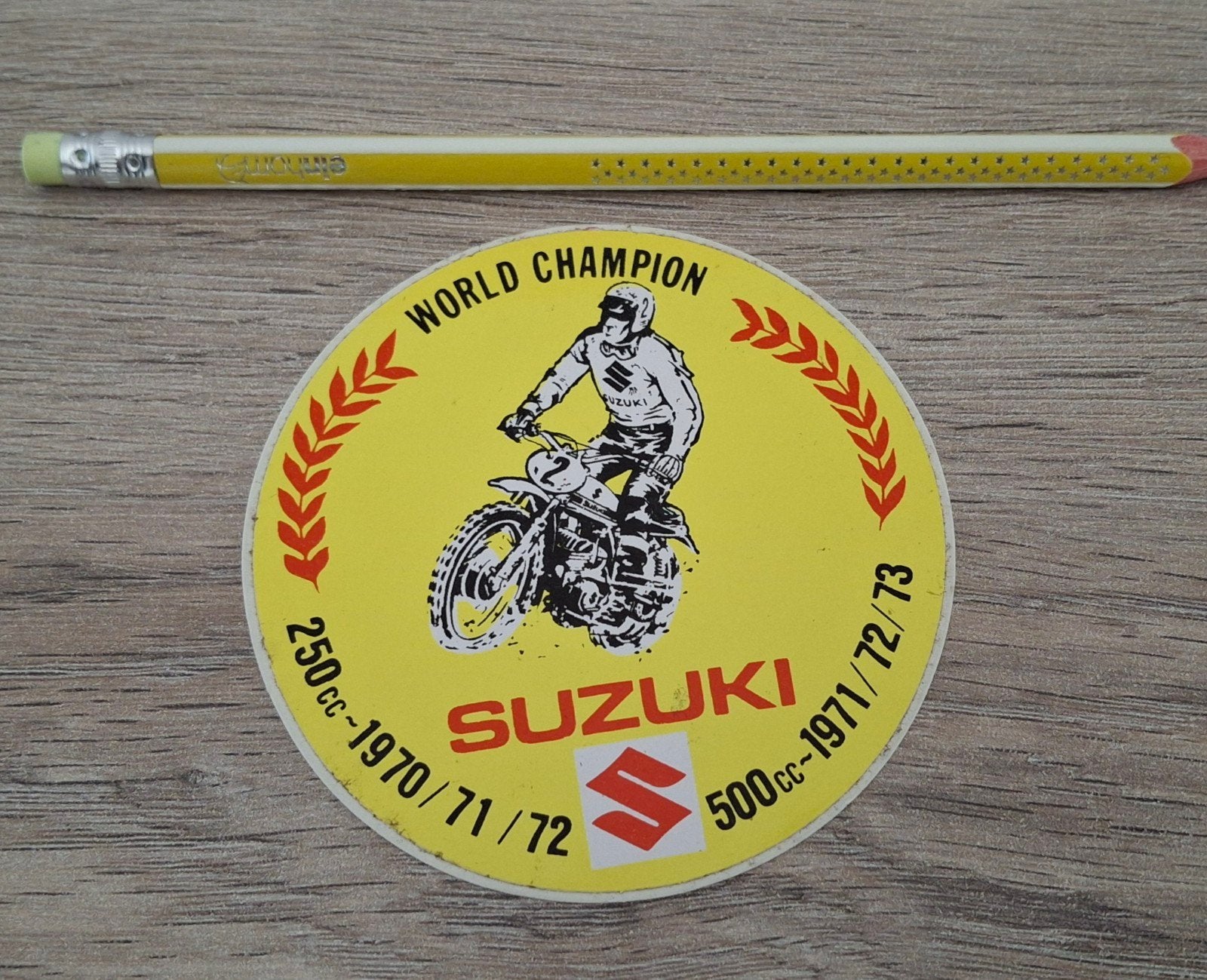 vintage sticker Suzuki moto world champion jaren 70, Ophalen of Verzenden, Zo goed als nieuw, Auto of Motor