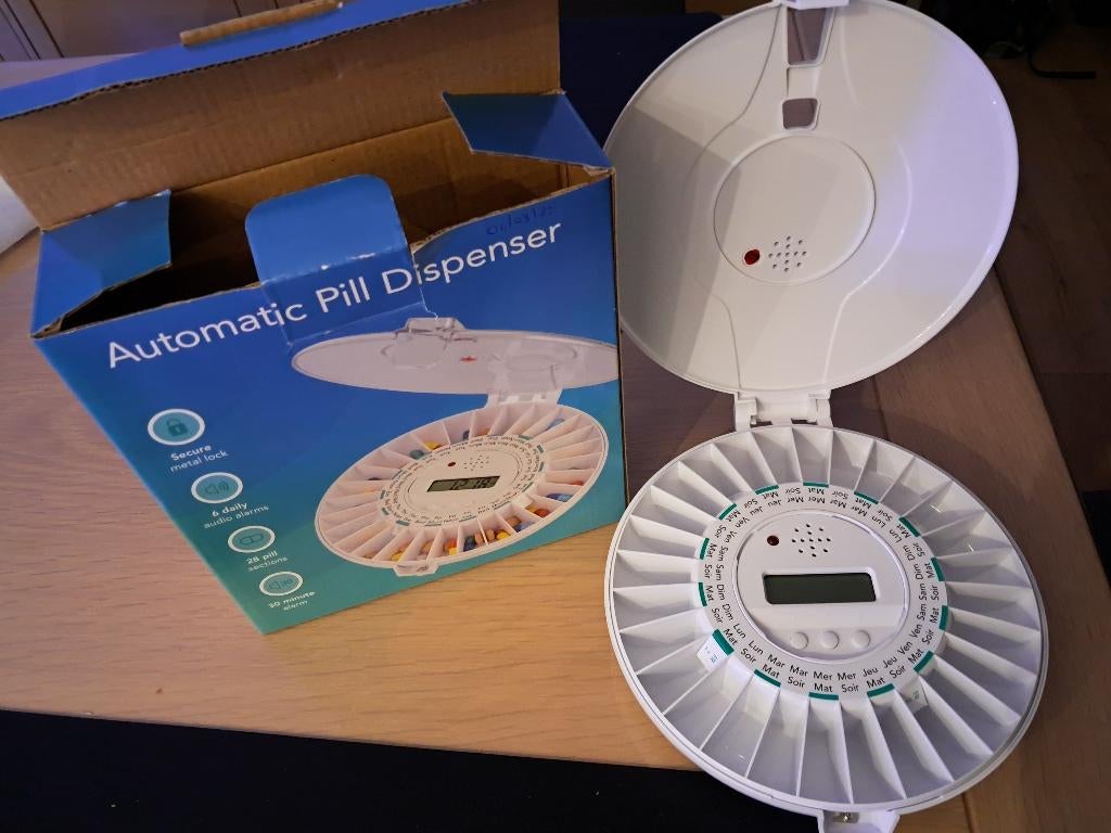 AUTOMATISCHE PILLENDOOS - 28 PILLENVAKJES MET ALARM, Ophalen, Zo goed als nieuw