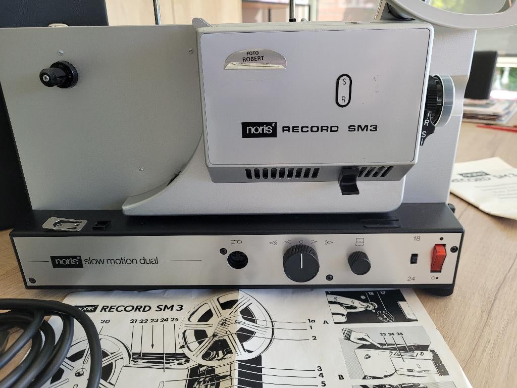 filmprojector Noris Record SM3, Verzamelen, Foto-apparatuur en Filmapparatuur, Projector, 1960 tot 1980, Ophalen