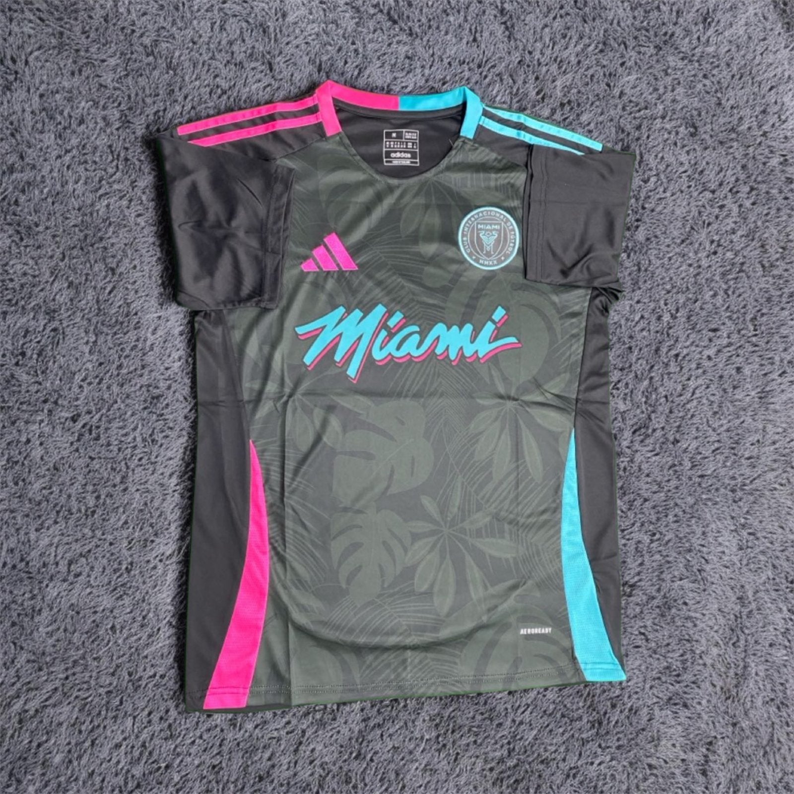 T-shirts adidas de foot, Vêtements | Hommes, T-shirts, Envoi, Comme neuf, Taille 48/50 (M), Noir