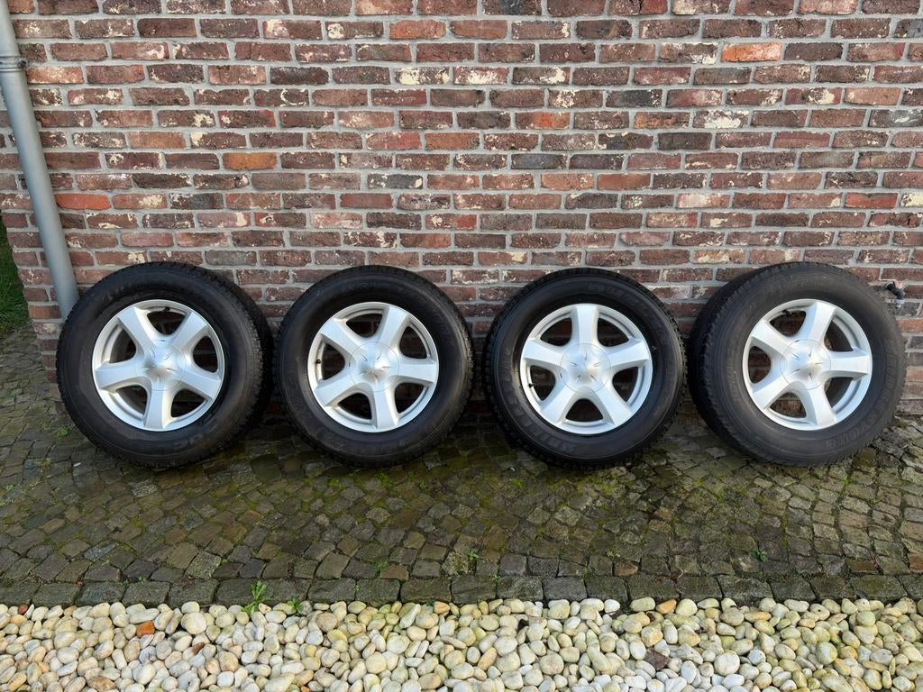 Orgineel Velgen + banden isuzu d-max, Auto-onderdelen, Banden en Velgen, Ophalen, Gebruikt, 255 mm, Banden en Velgen