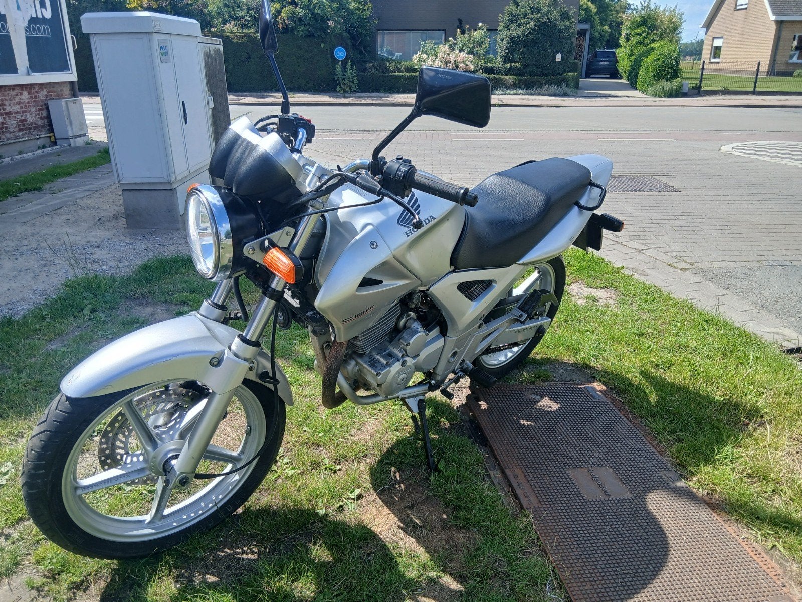 Honda CBF 250, Motos, Particulier