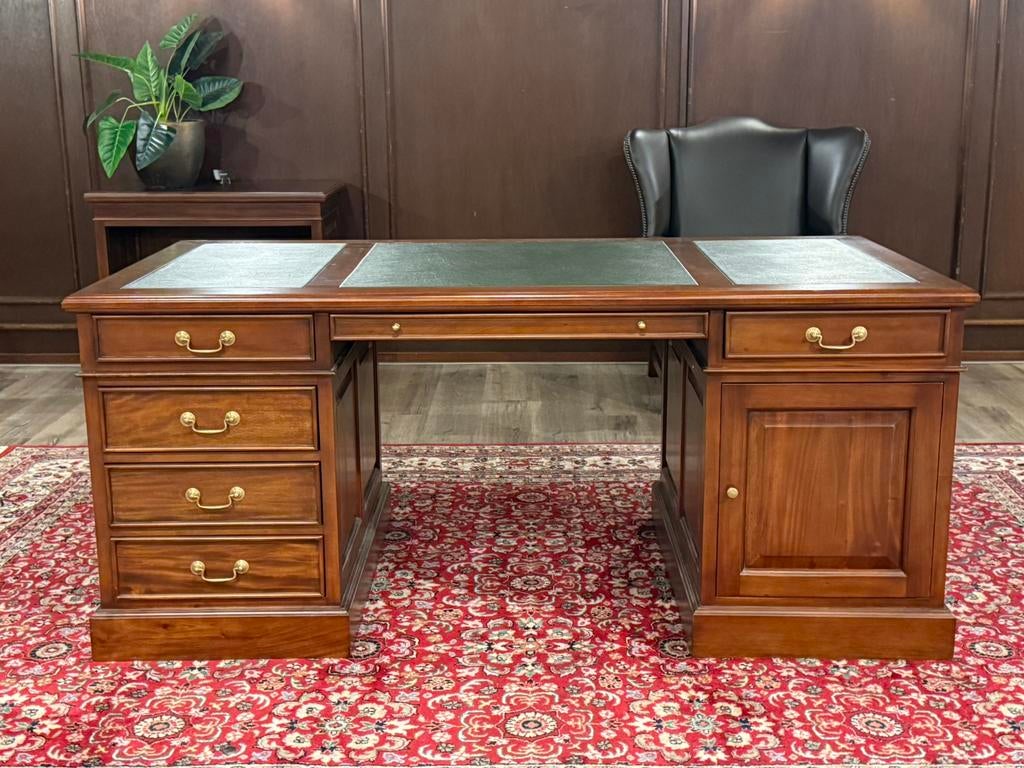 Klassiek Engels bureau #635, Ophalen of Verzenden, Zo goed als nieuw