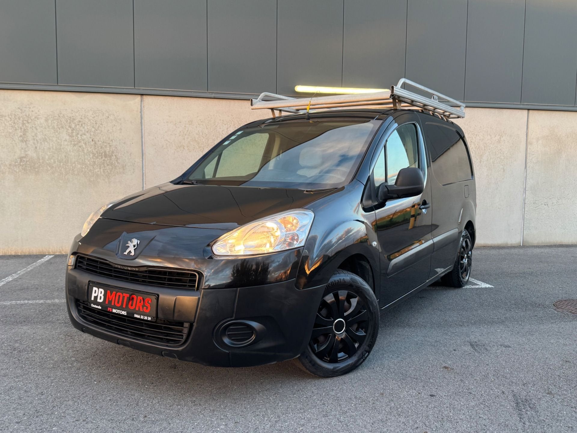 PEUGEOT PARTNER 1.6 HDI – 2014 - diesel - BTW WAGEN - 128d, Voorwielaandrijving, Gebruikt, Zwart, Bedrijf