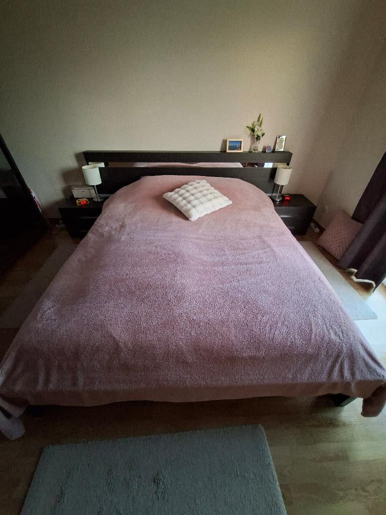 Bed met nachttafels, Huis en Inrichting, Slaapkamer | Bedden, Ophalen, Bruin, 210 cm, Tweepersoons