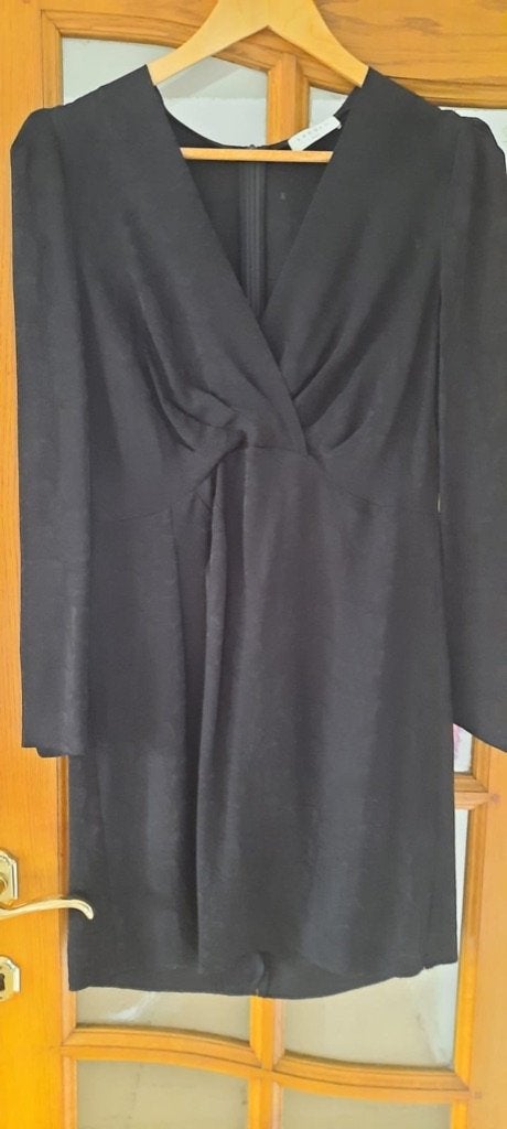 Robe noire Sandro, Taille 38/40 (M), Au-dessus du genou, Comme neuf, Enlèvement