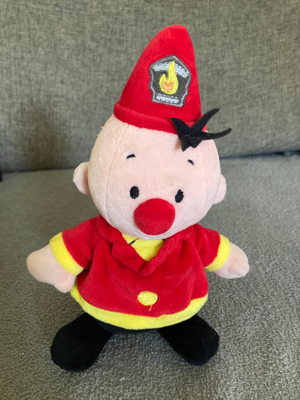 Studio 100 Bumba knuffel Brandweer / Brandweerman - ZGAN, Ophalen of Verzenden, Zo goed als nieuw, Met label