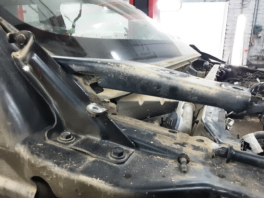 CHARNIERE DE CAPOT DROIT Mercedes-Benz X (470), Mercedes-Benz, Utilisé, Dialog.mb@mercedes-benz.com, Mercedes-Benz AG