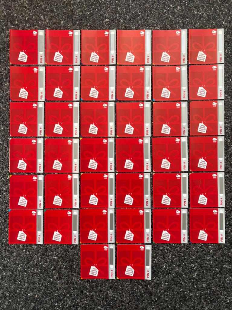 Lot Nintendo Club kaartjes (ongekrast) - 38 stuks, Games en Spelcomputers, Games | Nintendo 2DS en 3DS, Ophalen of Verzenden, Zo goed als nieuw