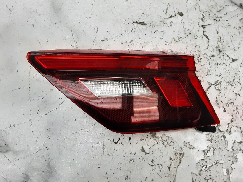 PANNEAU ARRIÈRE DROIT AVEC LAMPE Tiguan Allspace (BW2), Volkswagen, Mevr. I. Hauben, Utilisé, Rue de l'Espoir 34 34
4030  GRIVEGNÉE, BE