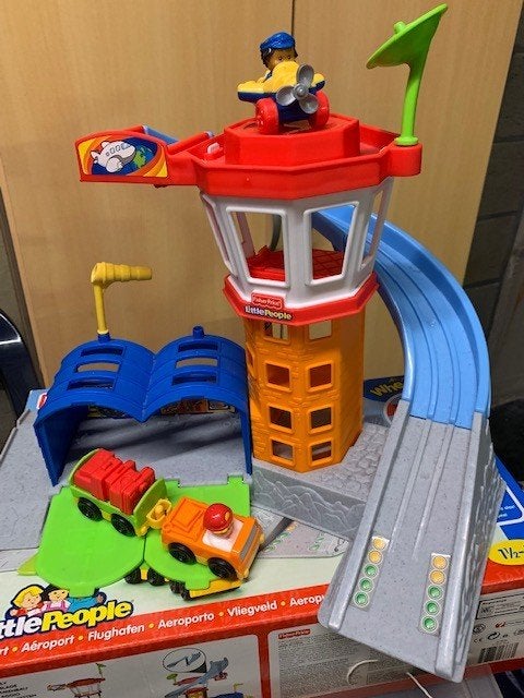 Vliegveld Fisher Price, Ophalen of Verzenden, Zo goed als nieuw, Speelset