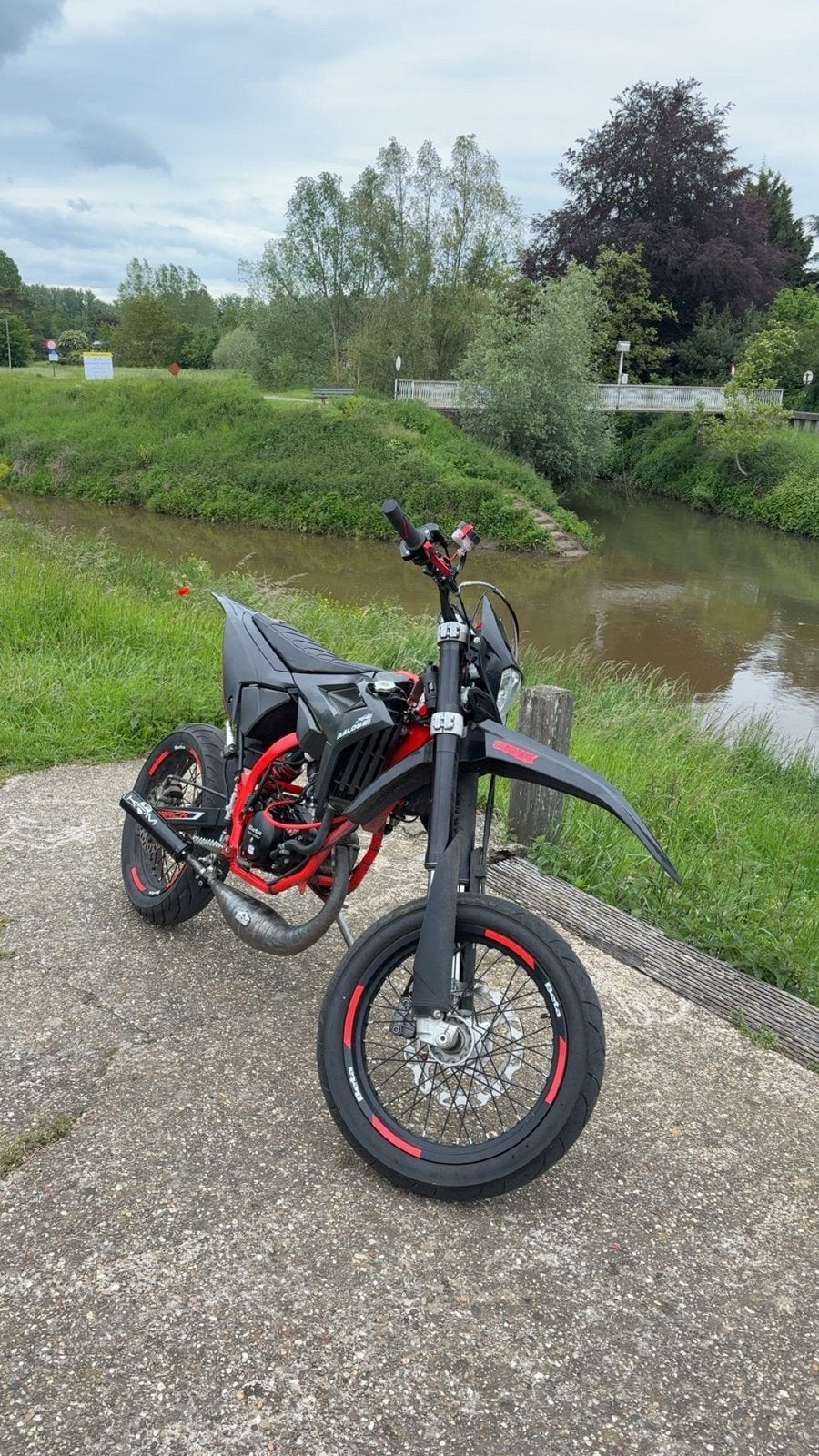 Beta track 80cc, Fietsen en Brommers, Brommers | Overige merken, Ophalen, Zo goed als nieuw
