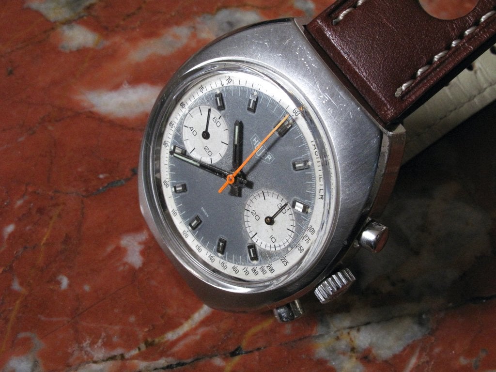 Montre Heuer Chronographe Valjoux 7733 1970, Bijoux, Sacs & Beauté, Montre-bracelet, Autres marques, Enlèvement ou Envoi, Acier