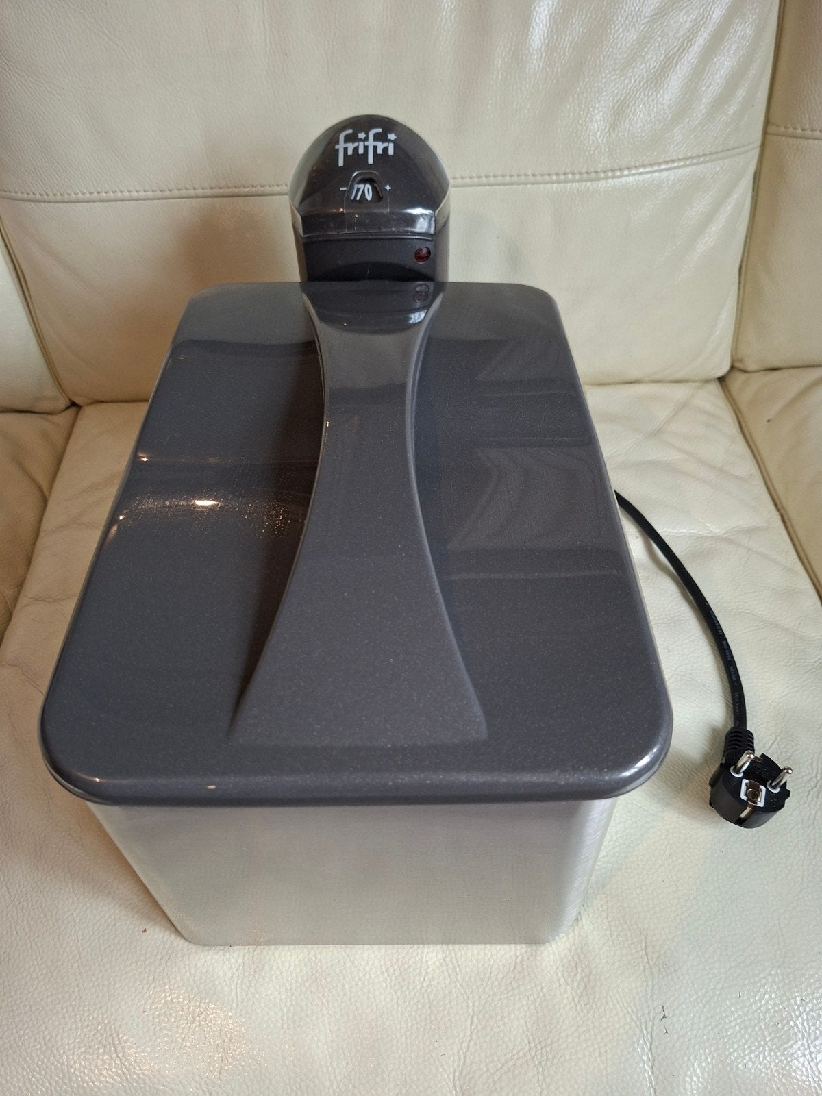 FRI FRI FRITEUSE NIEUW 4,5 L NIEUWPRIJS 106 EURO NU 75 EURO, Elektronische apparatuur, Ophalen