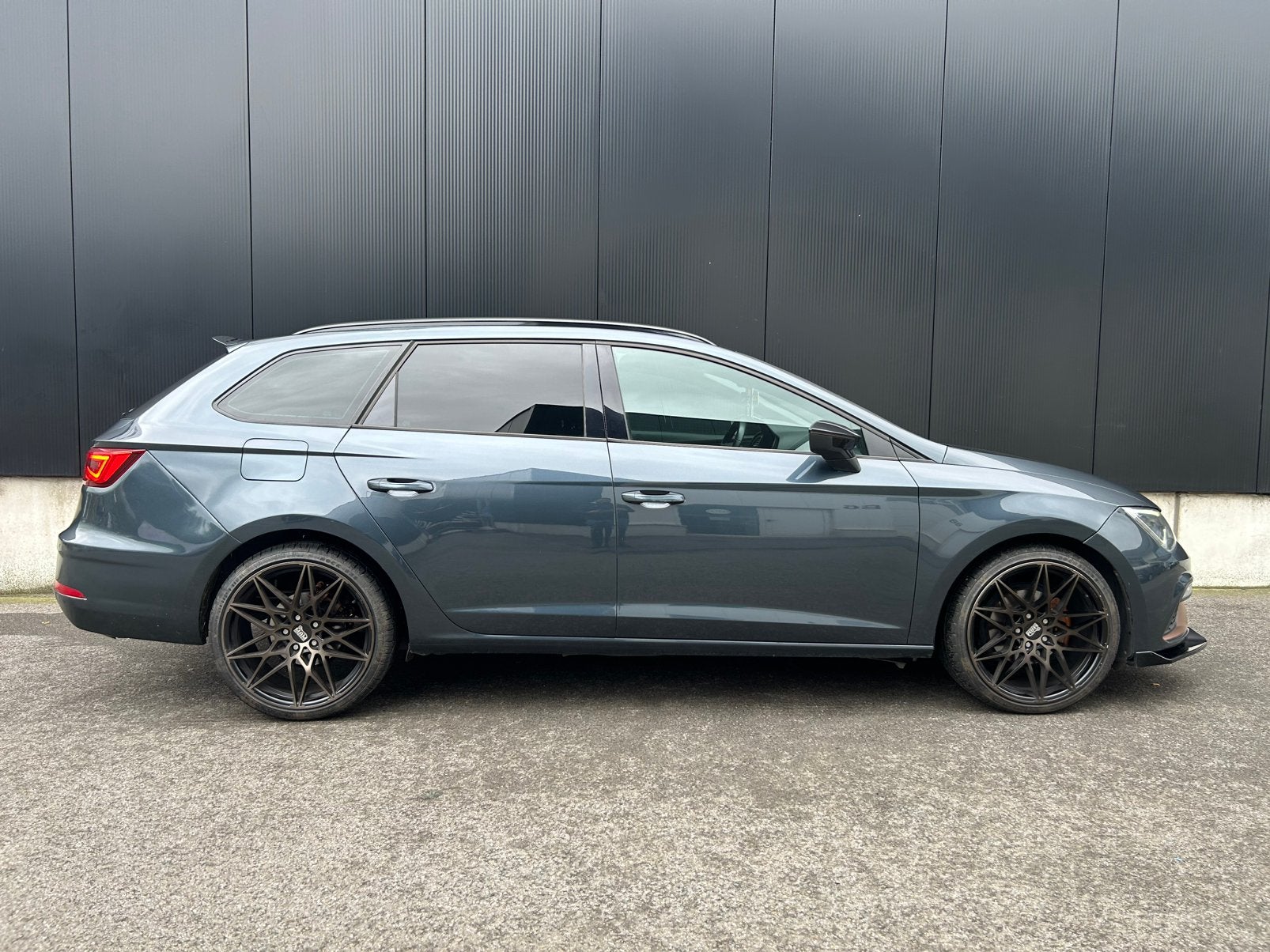 Seat Leon ST 1.5 Benzine + Cng / Automaat / 86000km, Auto's, Automaat, Stof, Leon, Bluetooth