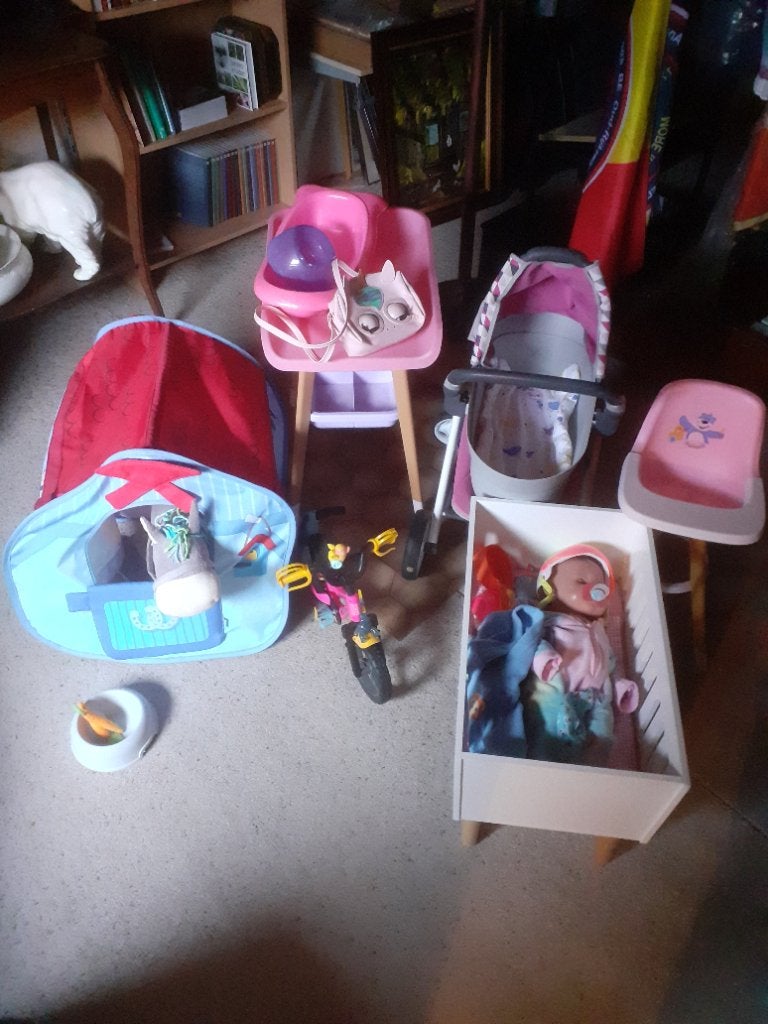 Poppenspeelgoed met bijhorende, Ophalen, Gebruikt, Babypop