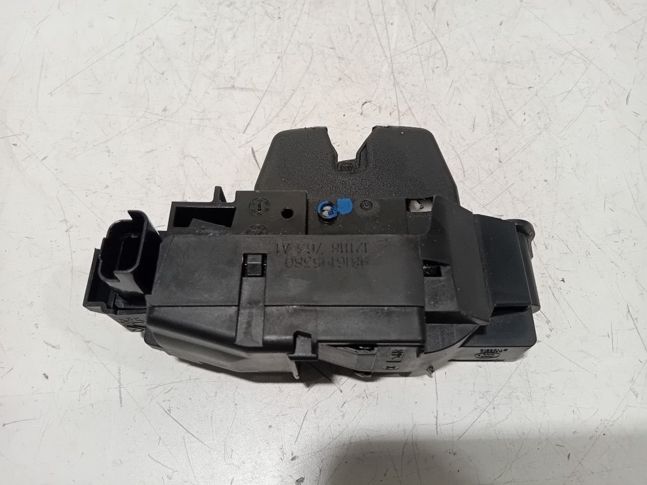 Slot mechaniek kofferdeksel achterklep elektrisch Peugeot 30, Onderdelen@venauto.nl, Van der Ven Autorecycling B.V., Ettenseweg 76, 4706 PB Roosendaal, The Netherlands