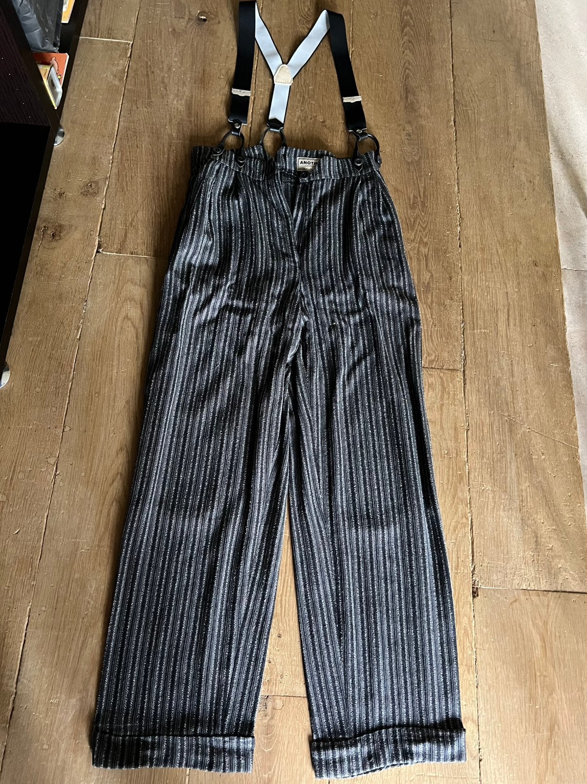 Broek met bretellen maat 38, Zo goed als nieuw, Ophalen, Maat 38/40 (M), Grijs