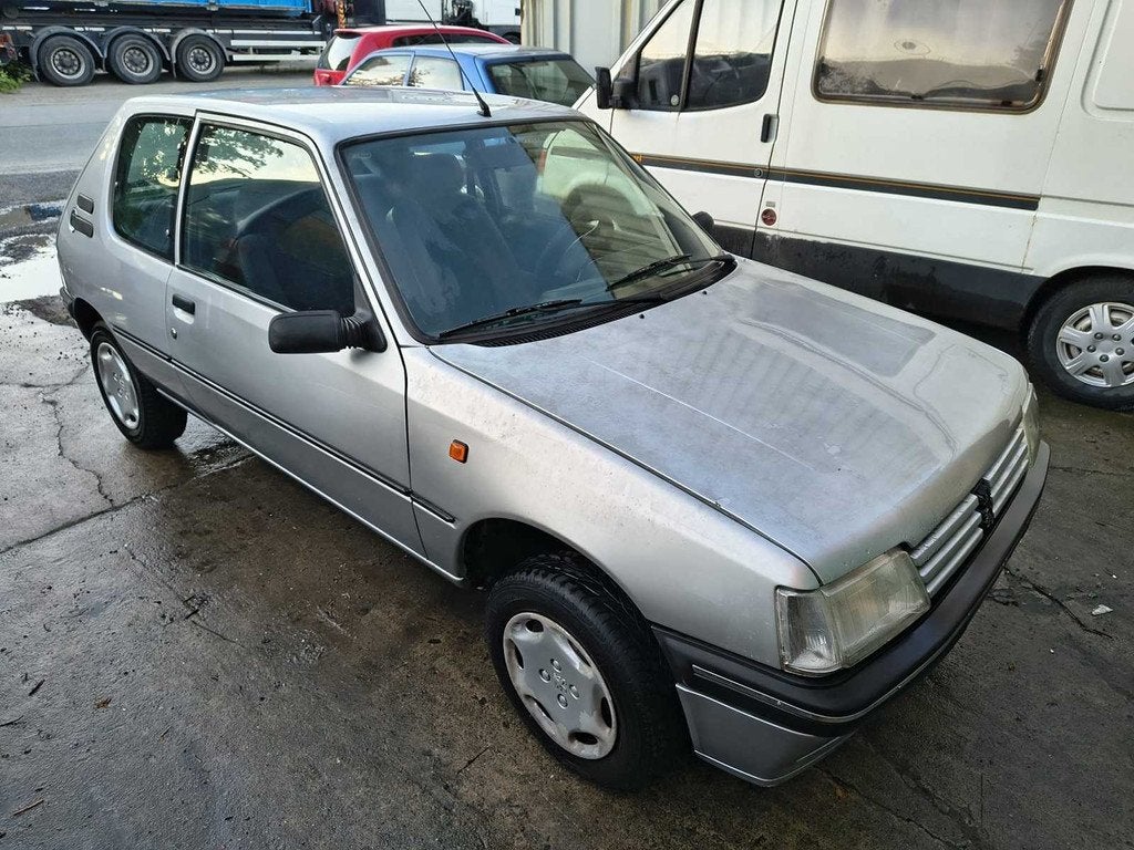 Peugeot 205 - 1997, Auto's, Gebruikt, Bedrijf, Handgeschakeld, Overige carrosserie