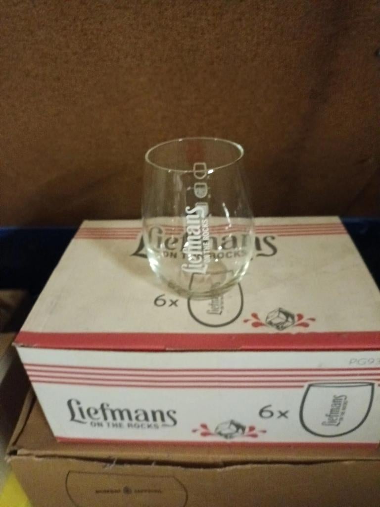 6 verres liefmans on the rocks, Enlèvement
