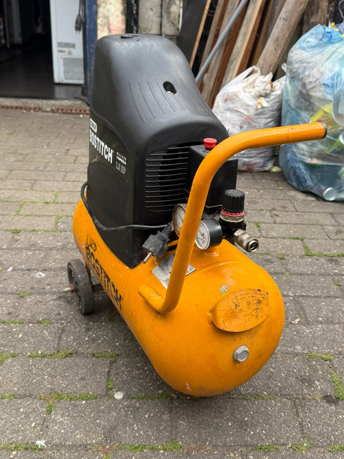 Luchtpressors, Doe-het-zelf en Bouw, Compressors, Ophalen, Zo goed als nieuw