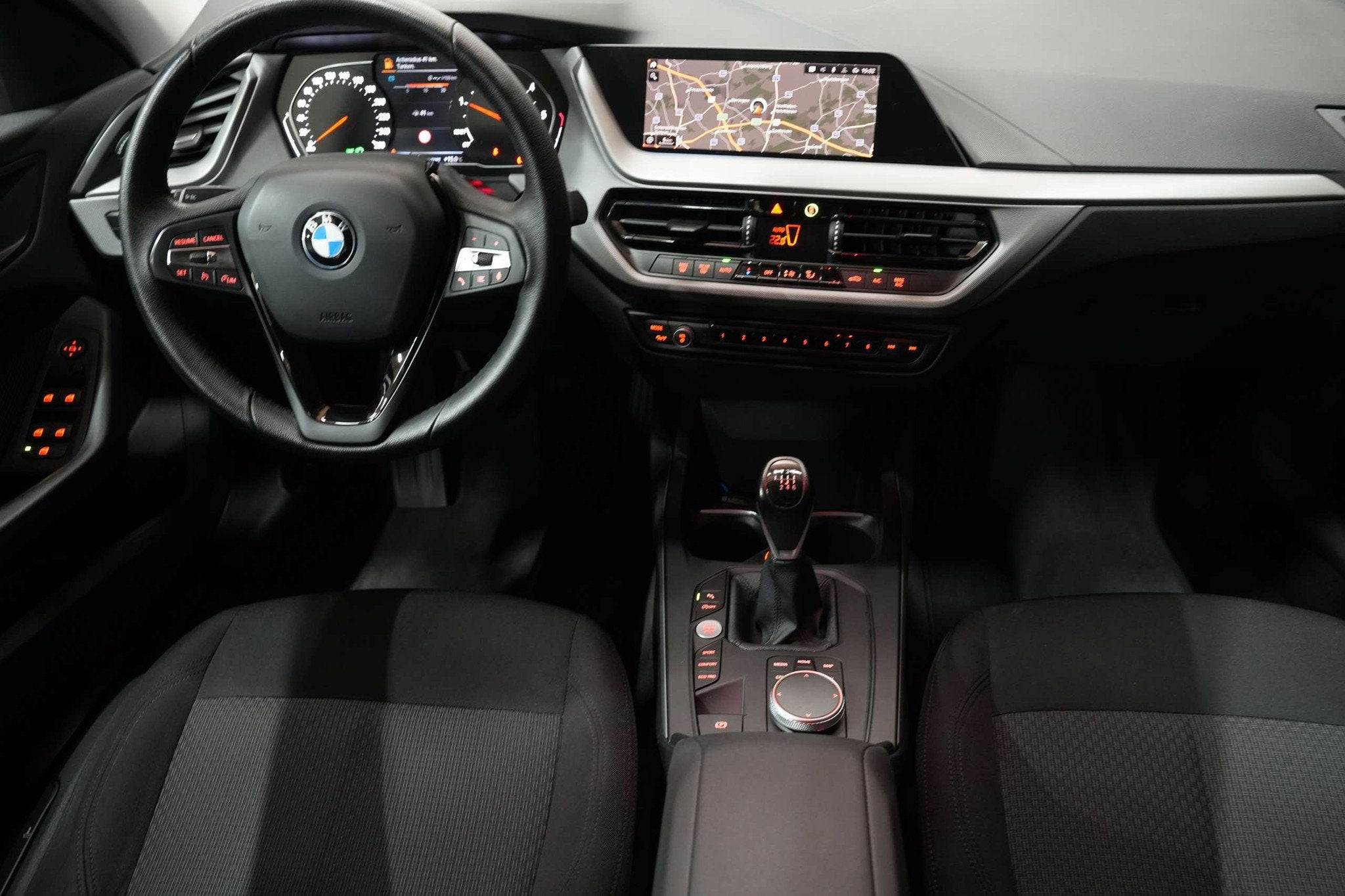 BMW 116 d Navi LEd CarPlay Trekhaak EURO 6d Garantie, Gebruikt, https://public.car-pass.be/vhr/51646c1a-e30f-412f-9ed7-31c85cf2f62e