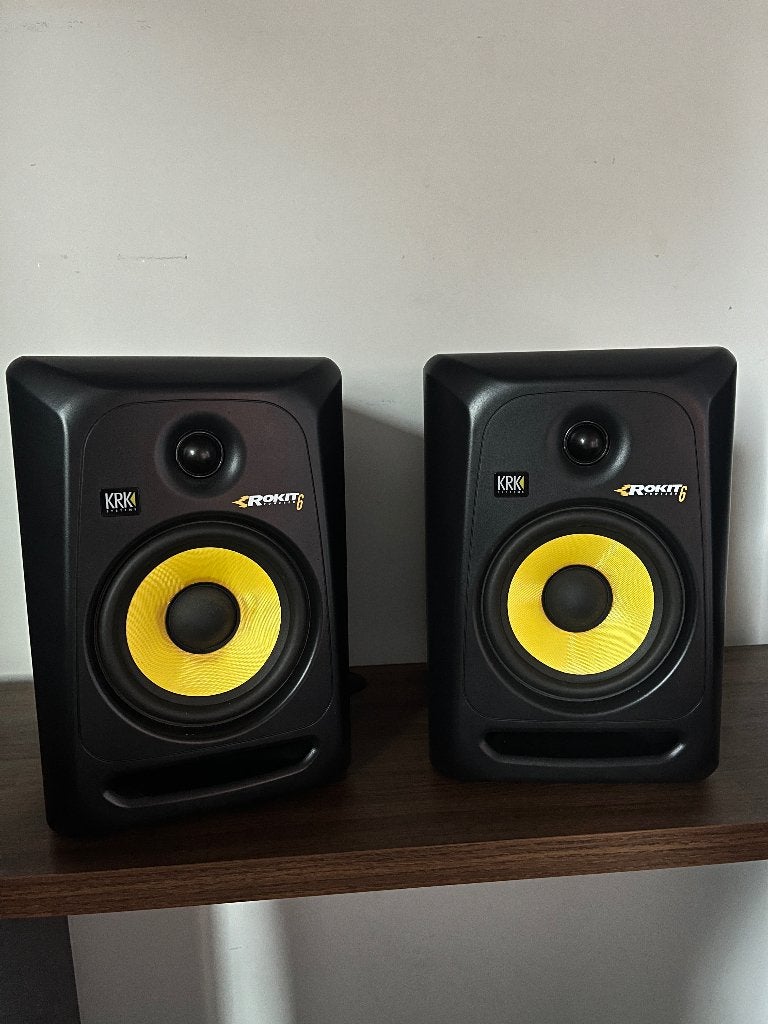 Krk Rokit 6 (set van 2x), Moniteur de studio, Câbles inclus, 60 à 120 watts, Utilisé
