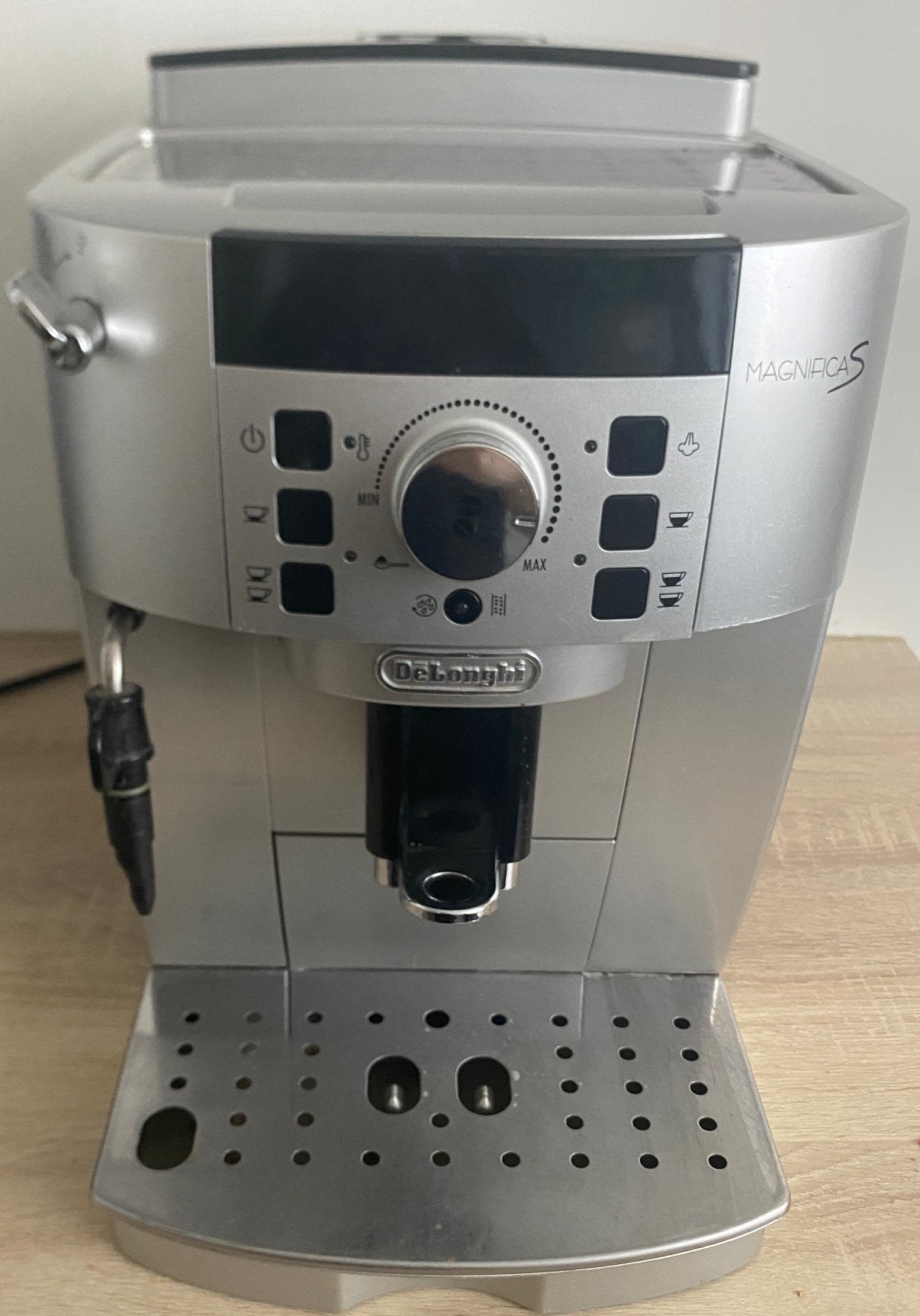 Cafetiere magnificas, Electroménager, Réservoir d'eau amovible, 2 à 4 tasses, Café moulu, Comme neuf