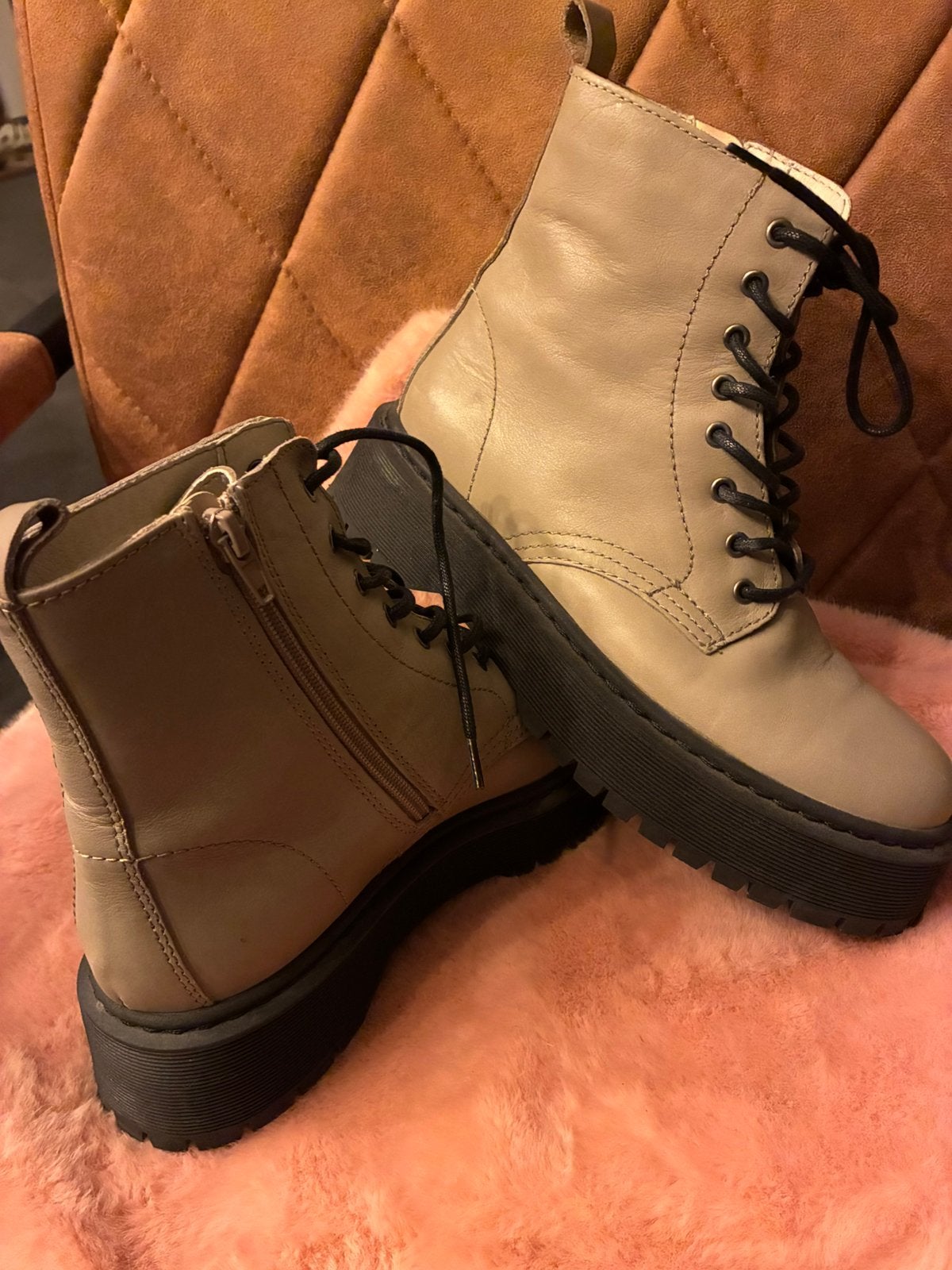 Chaussures pour femmes, Vêtements | Femmes, Enlèvement ou Envoi, Beige, Comme neuf, Boots et Botinnes